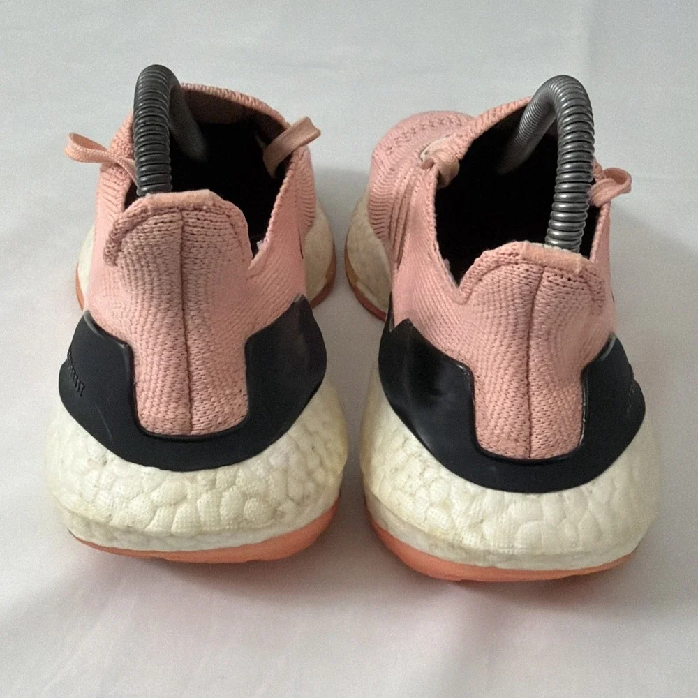 Women's Size 6.5 - Adidas Ultraboost Sneakers Peach Shoes GX8037‎ Gym Shoes Fit